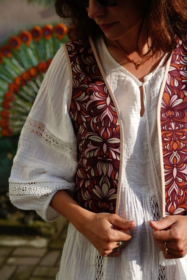 Kamizelka Brisa Boho (bordowo-beżowa) - obrazek 3